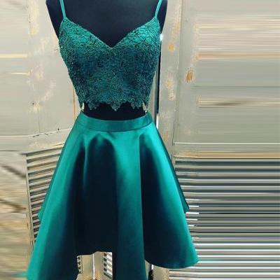 Two Pieces emerald Green Homecoming Dress A Line Lace Sexy V Neck Spaghetti Strap Formal Short Party Dresses