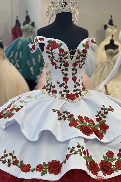 Princess Red White Quinceanera Dresses Ball Gown Vintage Embroidery Flowers Off The Shoulder Long Masquerade Dress